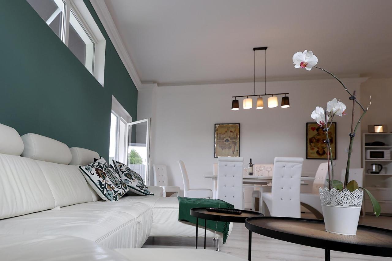 Exklusive Fw Mit 3 Sz Und Grosser Terrasse Gratkorn Luaran gambar